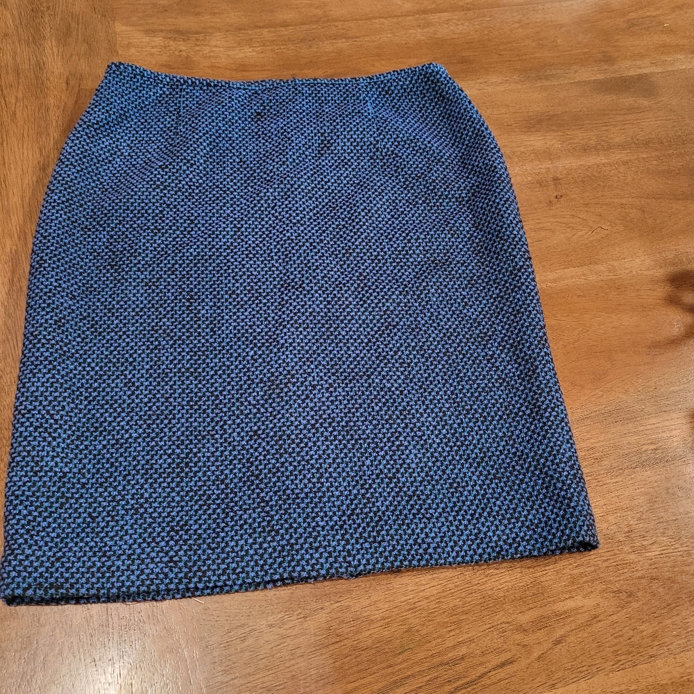 Calvin Klein size 8 skirt.
